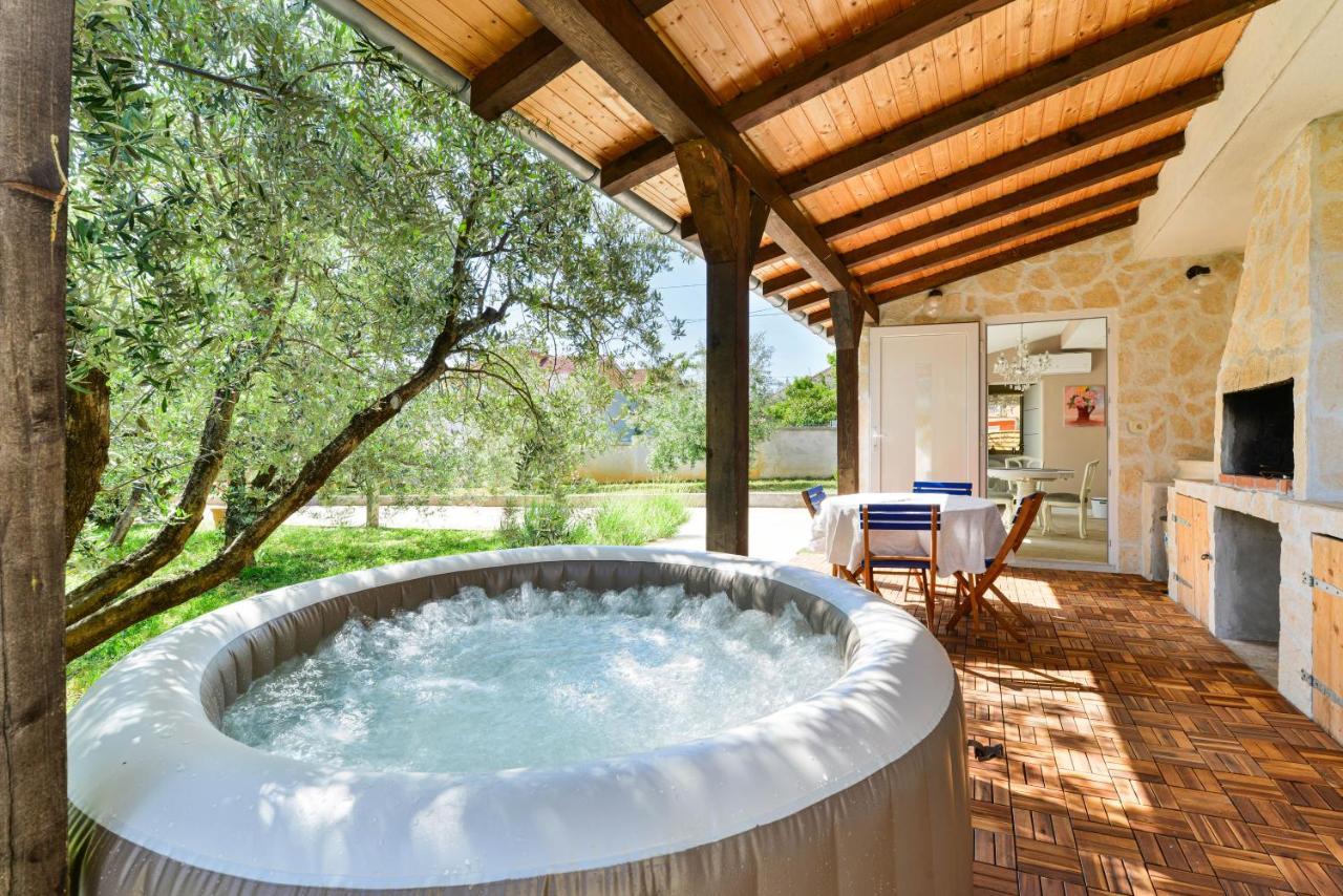 Hacienda Mia With Yacuzzi,Bbq , Free Parking Villa Zadar Exterior foto