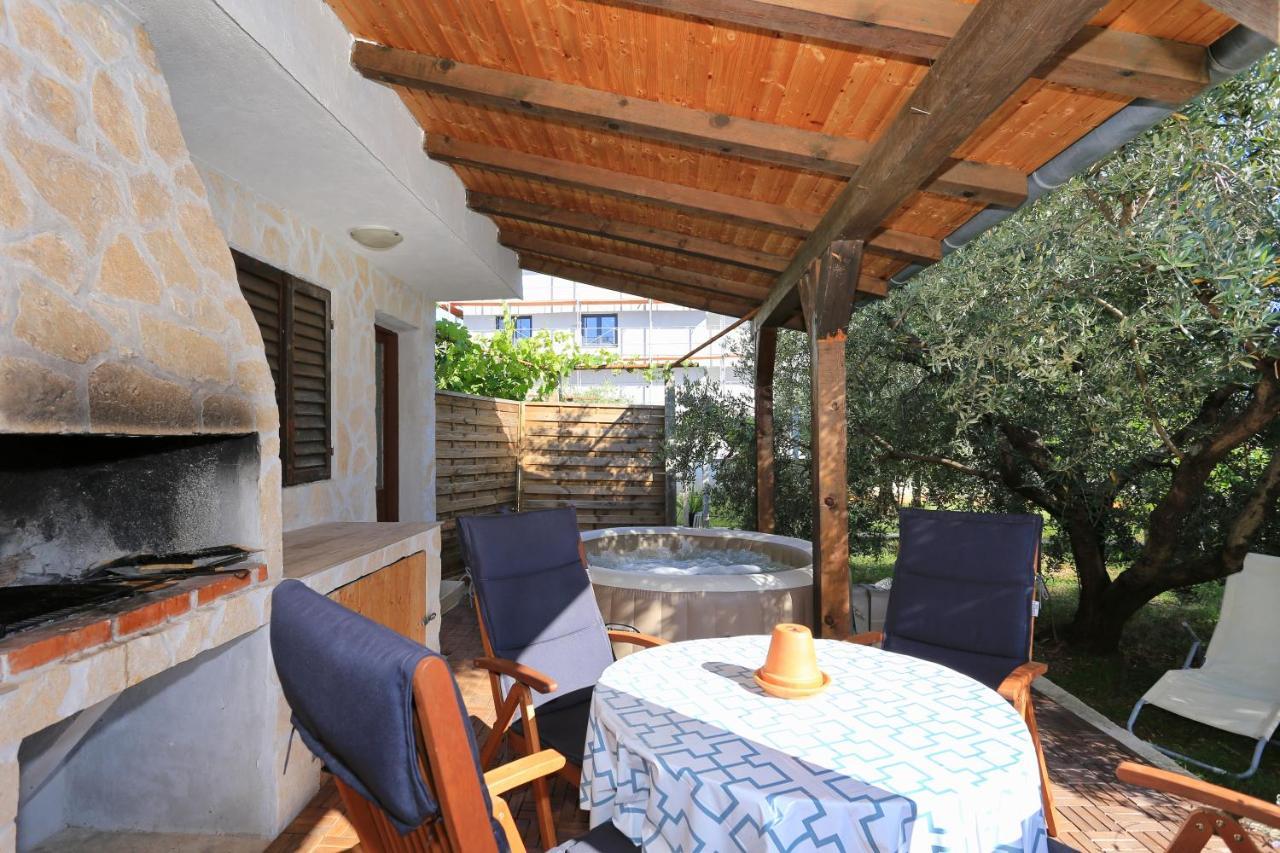Hacienda Mia With Yacuzzi,Bbq , Free Parking Villa Zadar Exterior foto